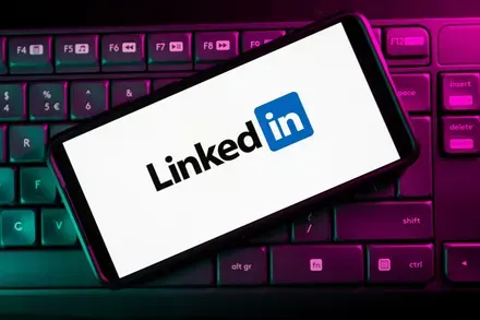 LinkedIn “BrowserGate” Controversy: Allegations of Scanning 6,000+ Chrome Extensions and Device Fingerprinting Explained