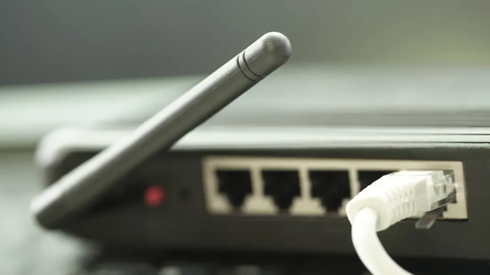 Microsoft Warns Forest Blizzard Hijacked SOHO Routers for DNS Hijacking and AiTM Attacks